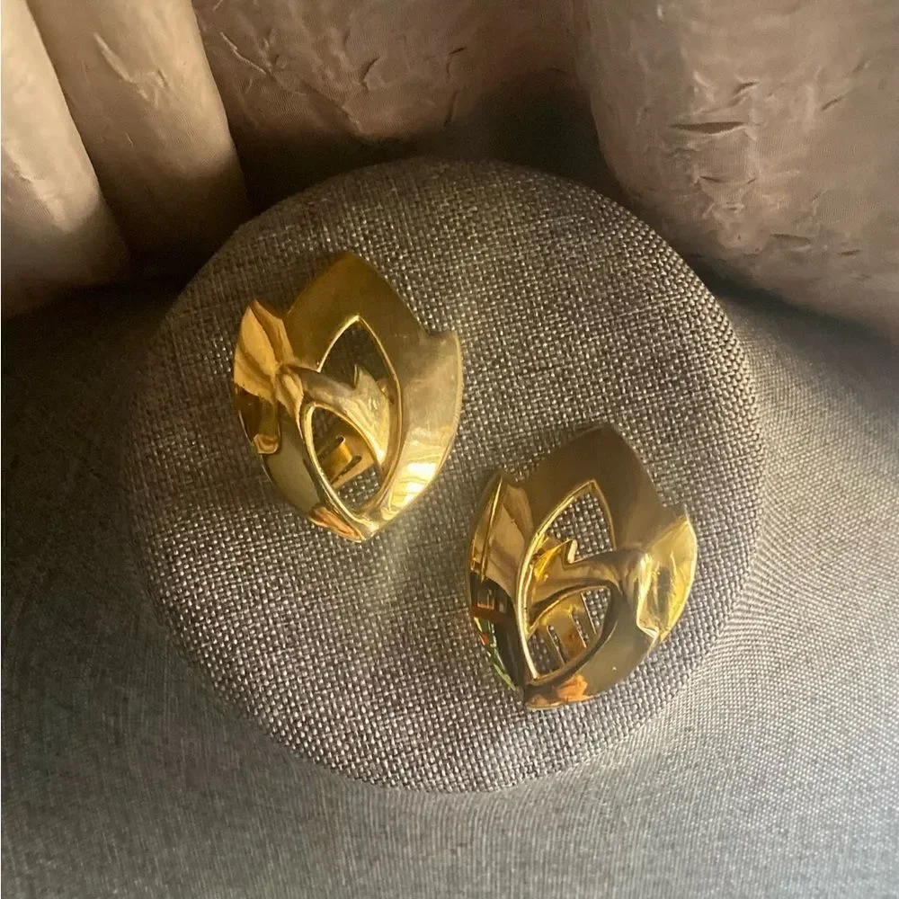 Vintage Geo Shaped Shield Earrings